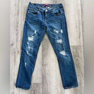 Woman’s union bay jeans size 7 distressed. Fit more like a size 10